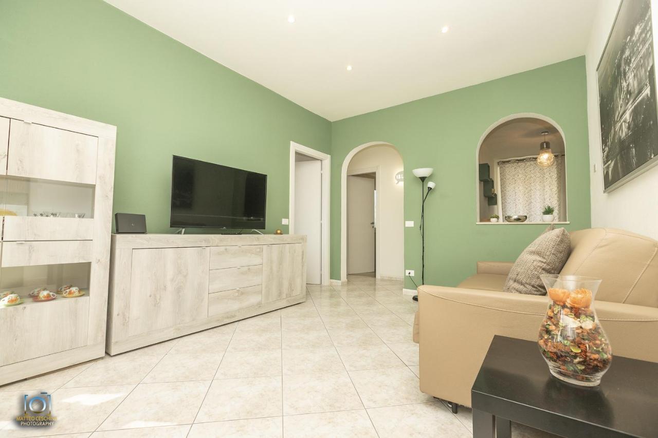 Homes In Genoa - Young Apartment Bagian luar foto