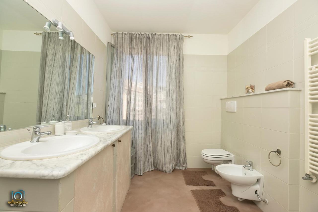 Homes In Genoa - Young Apartment Bagian luar foto